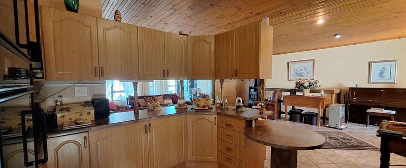 6 Bedroom Property for Sale in Groot Brakrivier Central Western Cape